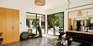 2137 Glyndon Ave Gallery 36