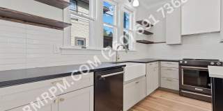 1118 Rockhill St. Gallery 30