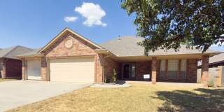 Beautiful Home with Lots of Space + Storage + Office Gallery 1
