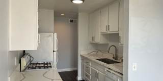 Charming 2BR Condo in West Los Angeles Gallery 4