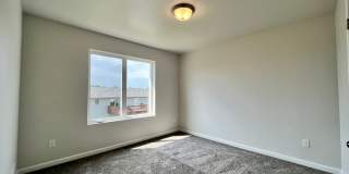 4 Bed | 2 Bath | 2 Stall Garage | Single Family Home Gallery 11