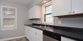Updated Home in Mounds View 3BD 2Bath W/HUGE Backyard!! Gallery 8