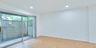 Hidden Silicon Valley Oasis! 2BR/2.5BA Townhome with TWO Private Patios, 2 Dedicated Parking Spaces, Pool, Tennis Courts & Utilities Included! Gallery 26