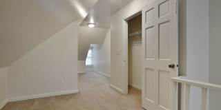 Large 5 Bedroom North Campus Townhouse - 1st house from High Street Gallery 21