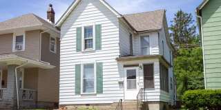 PRELEASING for AUGUST! Close to Campus: Dishwasher and Washer/Dryer Included Gallery 1