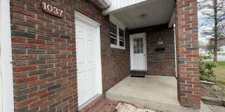 1037 Chipperfield Drive Gallery 3