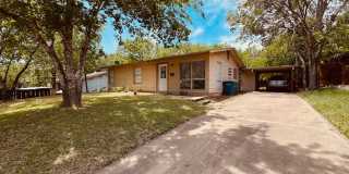 Clean South Austin 3/1 House w/ Carport, Private fenced yard Near First St not far from Ben White Gallery 1
