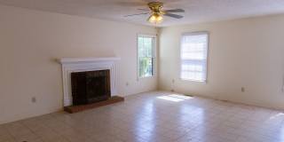 Available 3/2 house in Green Acres! Gallery 6