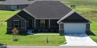 207 Hope Avenue Gallery 1