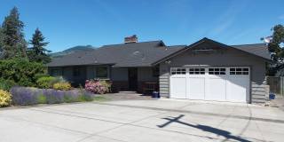 Furnished 4BR Home for Rent in Hood River Furnished 4BR Home for Rent in Hood River Gallery 3