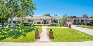 Private Newport Beach Cul-de-Sac Home Gallery 3