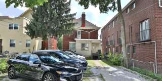 5br,1.5ba, FREE off-street parking, huge front porch, central AC, big backyard, recently remodeled, FREE washer/dryer  & 1 min walk to High St. Gallery 37