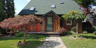 Fully Furnished Executive Sander's Beach Rental Gallery 1