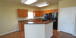 Spacious Home in Cibolo with 3 Car Garage! Realor Commission: $750 Gallery 16