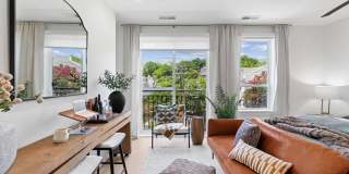 Solis Midtown Gallery 49