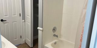 9708 LAKE POINTE Court Gallery 4