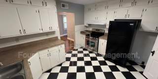 252 East Edwin Circle Gallery 3