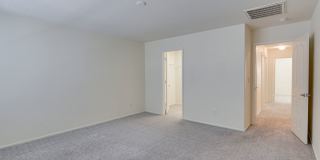 Charming 3-Bedroom Townhome in 89044 with Gated Porch, Walk-In Pantry & Spacious Primary Suite Gallery 14