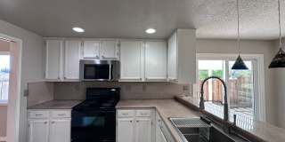 THIS is YOUR home, stunning 4/2 w/ AC, near Foothills Gallery 4