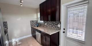 2213 NE 3rd Avenue unit: 2215 Gallery 7