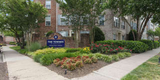 The Townes at Herndon Center Gallery 32