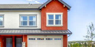 Luxury End Unit Townhome in Flying Horse Gallery 1