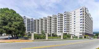 1 Riverpointe Plaza Gallery 1