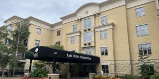 Beautiful Lake Bluff 1 Bedroom Condo for Rent Gallery 1