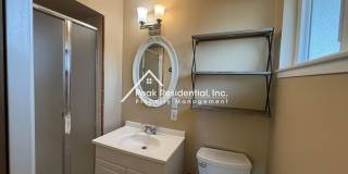 A Charming 3bd/2ba Sacramento House with Fenced Backyard Gallery 27