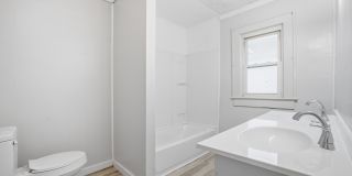 1843 Ohio Avenue Gallery 18