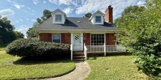 Four bedroom, 2 bath house in Burlington Gallery 1