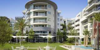 Elements Gallery 131