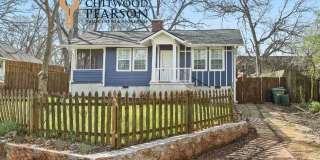 Updated 3BR Home with Large Yard Near Grant Park and Summerhill Gallery 1