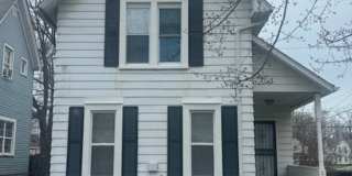 Charming 3 Bedroom 1 Bath Home Gallery 1