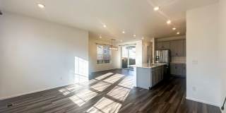 NEARLY NEW 3-bed Paired Home in Senderos Creek community! NEARLY NEW 3-bed Paired Home in Senderos Creek community! Gallery 21