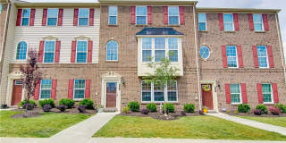Beautiful 3-Bedroom, 2.5-Bath Townhome in Wexford available September 1! Gallery 1