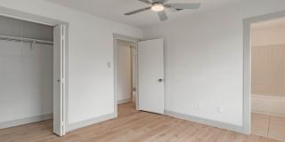 1911 SE 14th Street Gallery 22