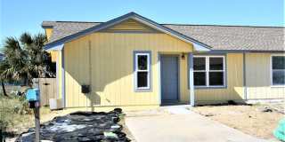 Beautifully updated 1 bedroom apartment within walking distance to the beach! Gallery 4