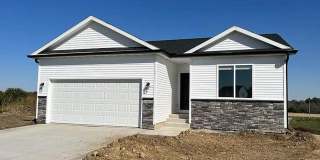Spacious 4-Bedroom Home in Altoona Neighborhood Gallery 1