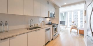 170 Amsterdam 170 Amsterdam Gallery 12