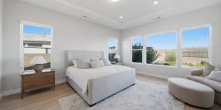 4 Bedroom Home with Gorgeous Views Gallery 14