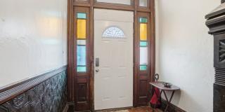 6 bed/2 bath on Rohs St., Mins. from UC for Only $600/pp ($3,600/mo)! $250 SIGN ON BONUS FOR LTO!!! Gallery 4