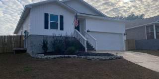 Efficient 4BR Living with Fenced Yard  Convenient Access Gallery 1