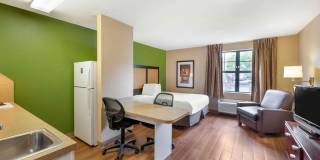 Akron - Copley - East Gallery 1