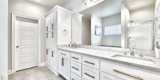 Elegant Townhouse in StoneLake Village – Stylish 3BR/2BA with Garage & Patio Gallery 16