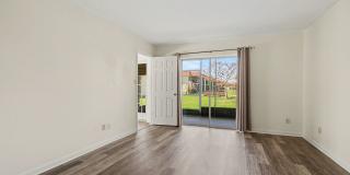 Must see 1st floor, end unit with lots of natural light in St Lucie Gardens. Gallery 12