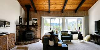 Three bedroom, two bathroom home with gorgeous views and sunroom for rent in the hills of Fairfax! Gallery 21