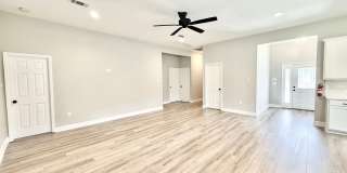 Spacious 3 Bedroom Home with Office on a Large Lot in Northwoods Gallery 12