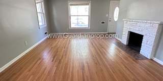 Crosstown Side By Side, Washer/Dryer In Unit, 1 Garage Space, Hardwood Floors, Dishwasher Gallery 3