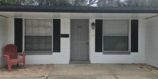 Charming 2/1 in the heart of Downtown Deland! Gallery 1